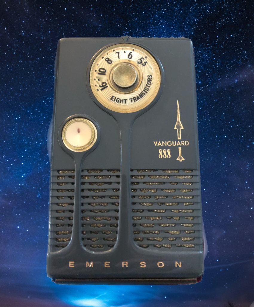 Emerson Vanguard 888 Transistor Radio